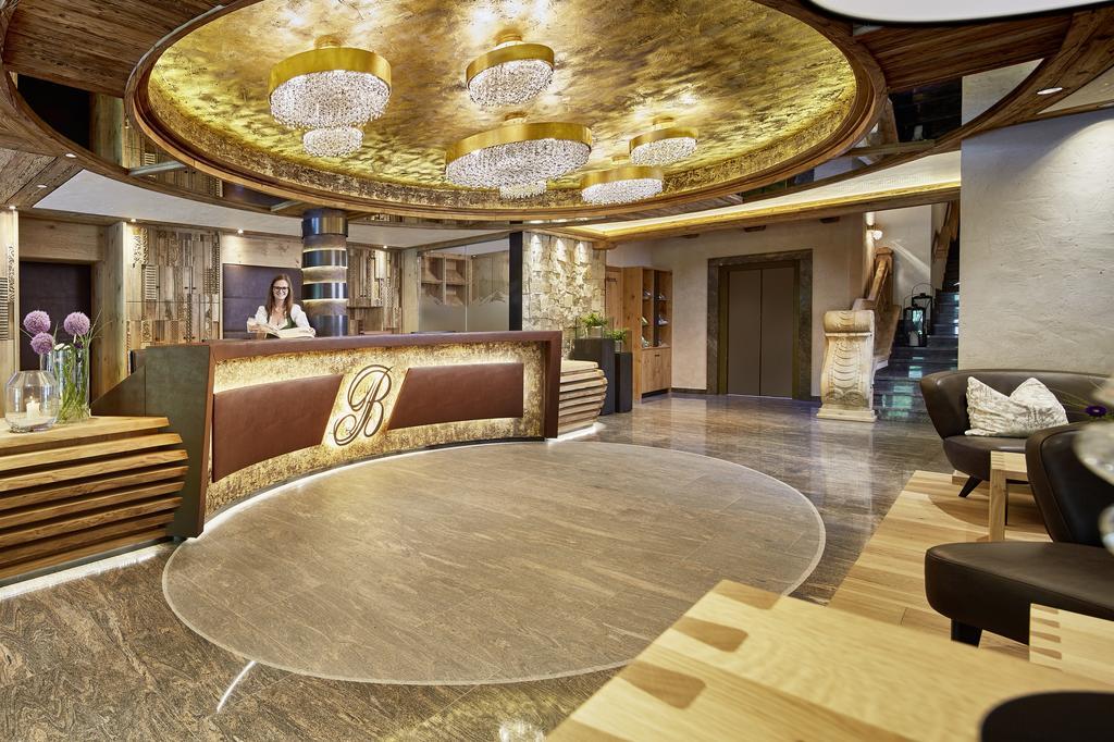 Hotel Berghof Crystal Spa & Sports Tux Extérieur photo